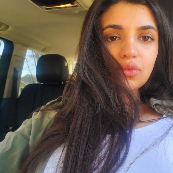 Meet your Posher! - Picture 1 of 1